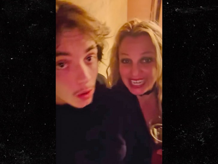 Britney Spears reaparece en Instagram con su hijo Jayden en su primer post tras el DUI