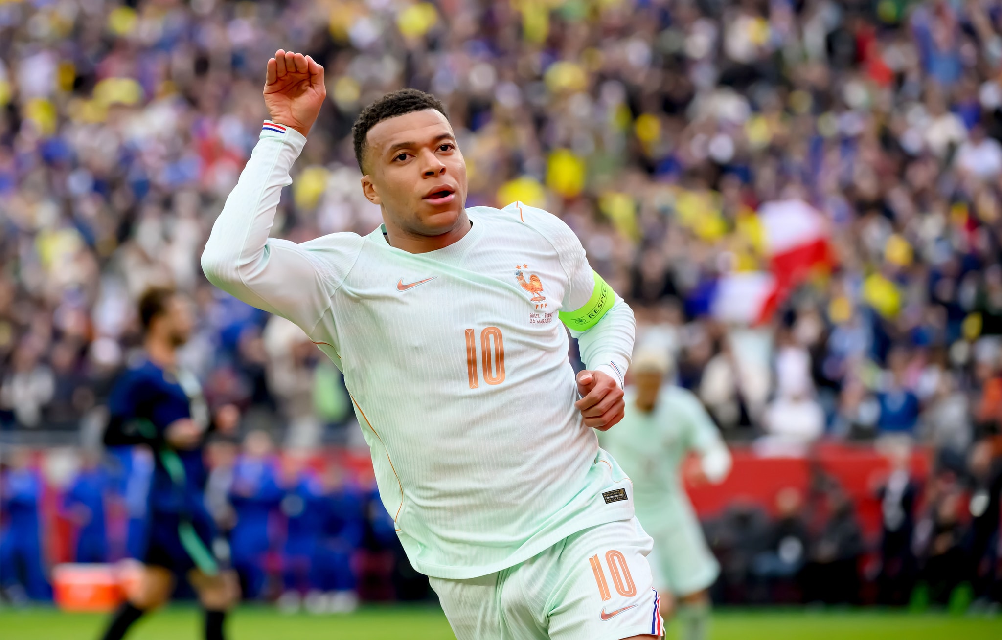 Mbappé lidera el triunfo de Francia ante una Brasil en construcción (1-2)