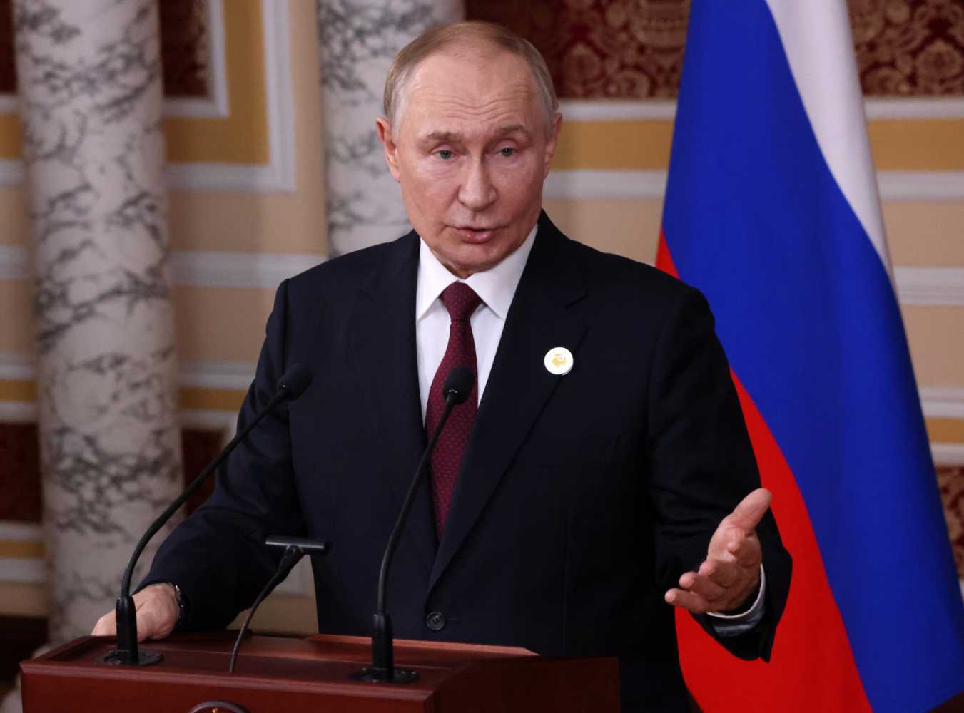 Vladimir Putin acusa a OTAN de prepararse para una guerra contra Rusia