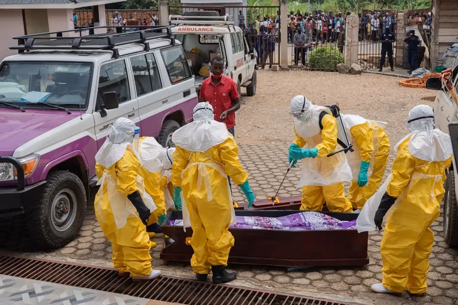 Ébola se ha propagado más rápido que todas las epidemias anteriores, alerta la OMS