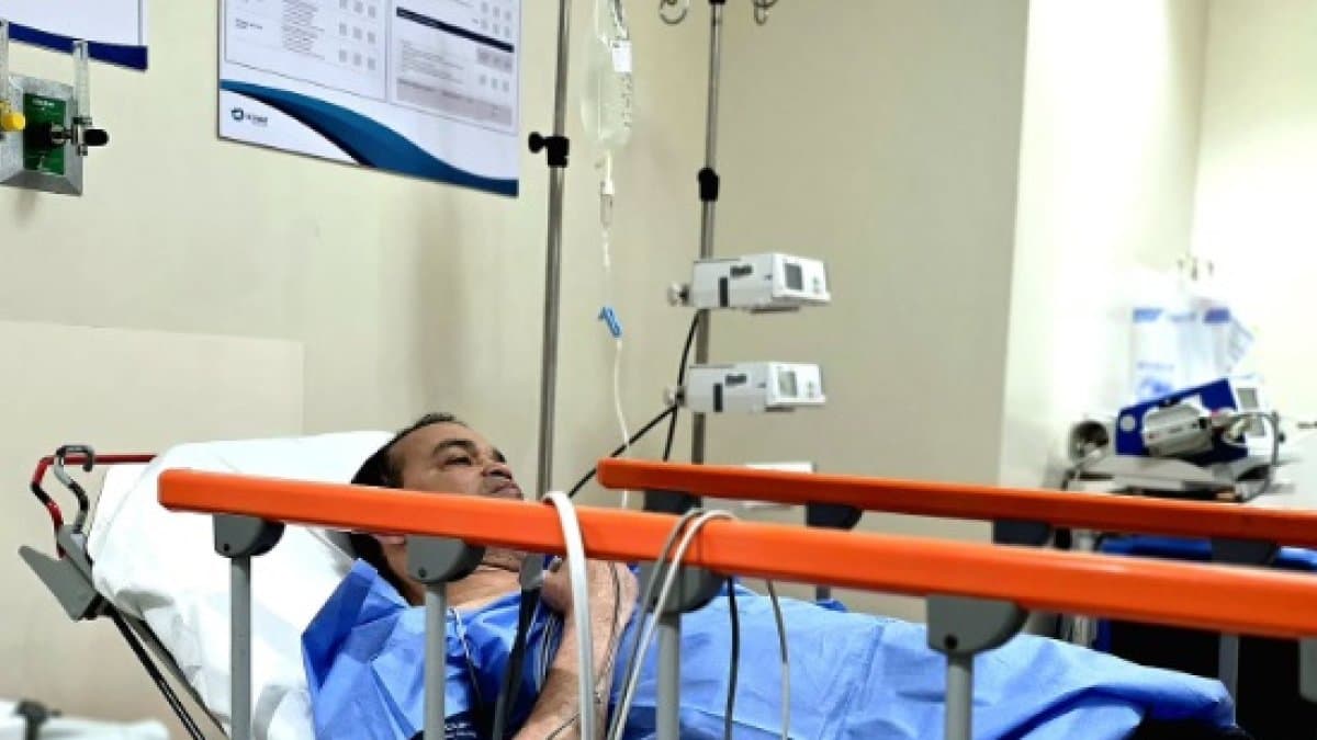 Equipo de Alex Bueno afirma que continúa enfrentando un delicado proceso de salud