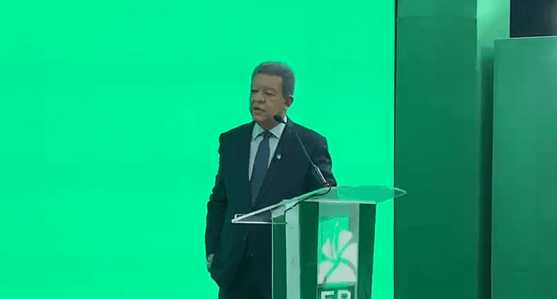Leonel Fernández califica plan anticrisis del Gobierno como una reforma fiscal disfrazada