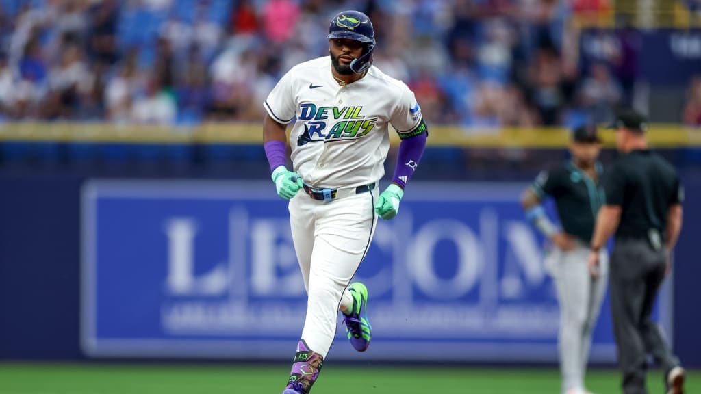 El dominicano Junior Caminero conectó un jonrón de tres carreras en la victoria de Tampa Bay ante los Diamondbacks de Arizona