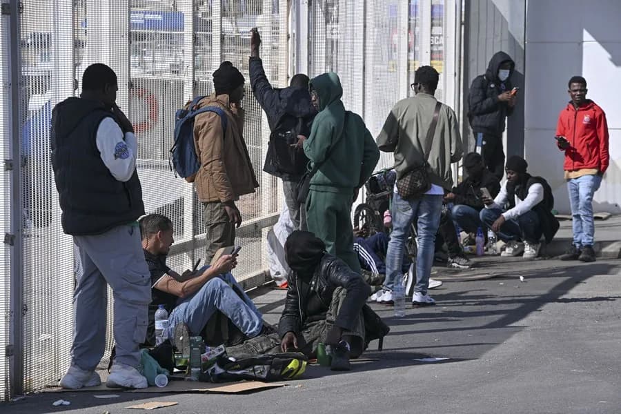 La CE dispuesta a «evaluar propuestas maduras» para la creación de centros de migrantes