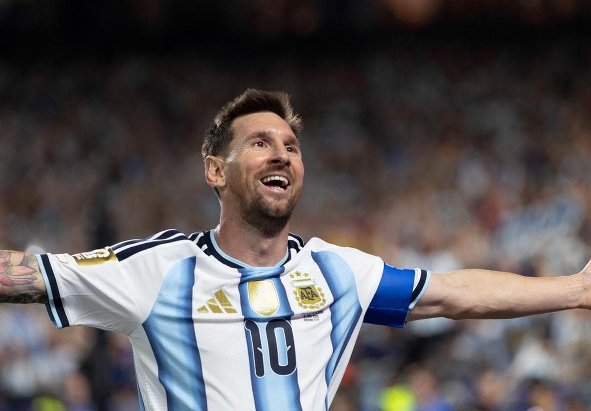 Con tres goles de Lionel Messi la selección de Argentina se impuso a la de Argelia en la continuación de la Copa del Mundo