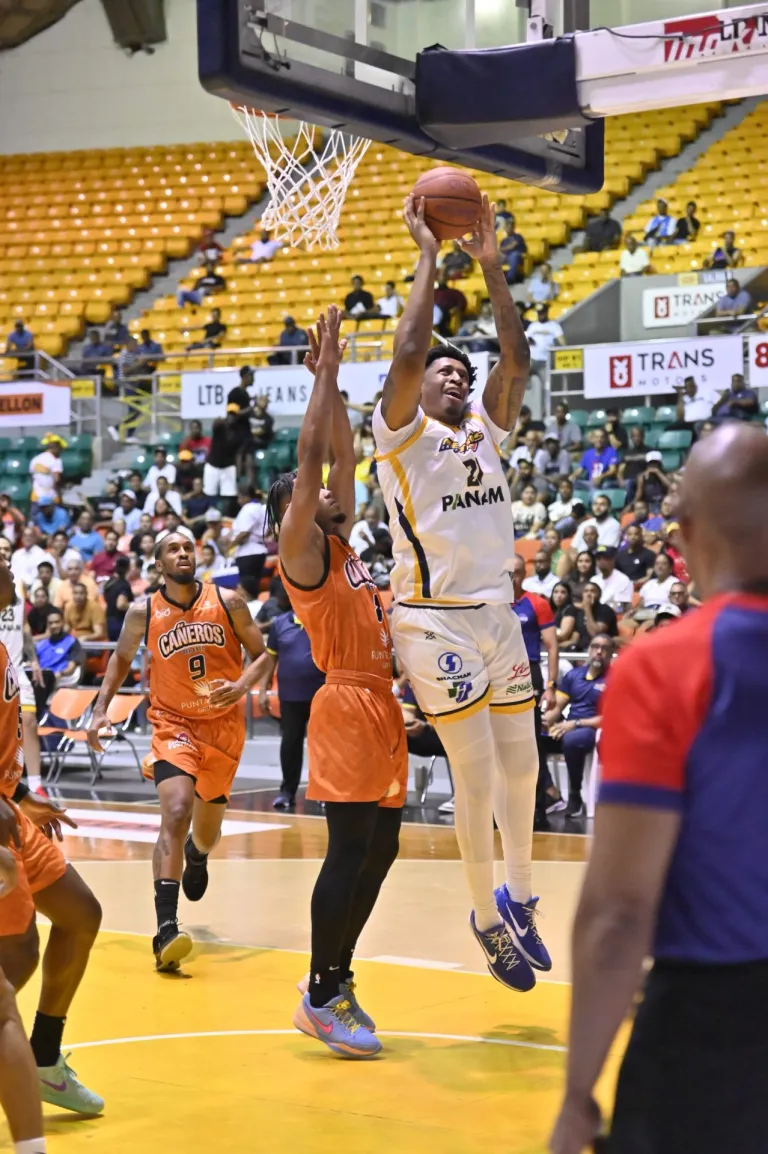 Los Metros de Santiago derrotaron a los Cañeros del Este en el primer partido de la serie semifinal A de la Super Liga de Basket