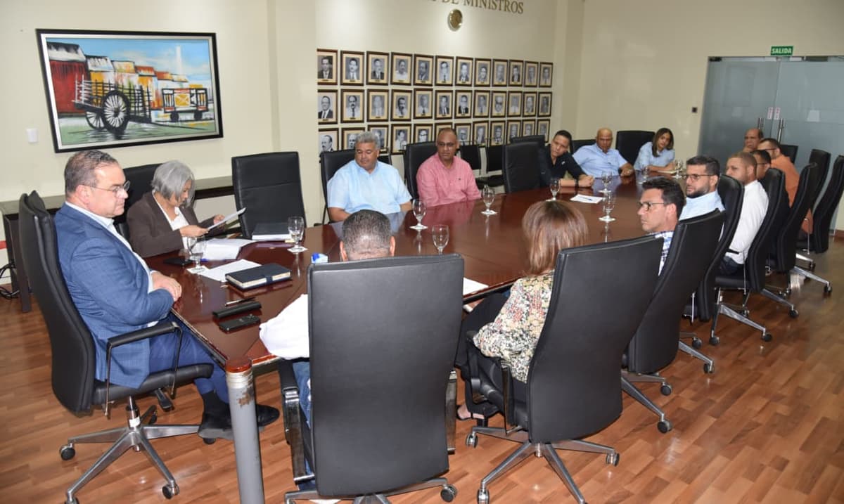 Oliverio Espaillat reafirma control y transparencia en pagos del Ministerio de Agricultura