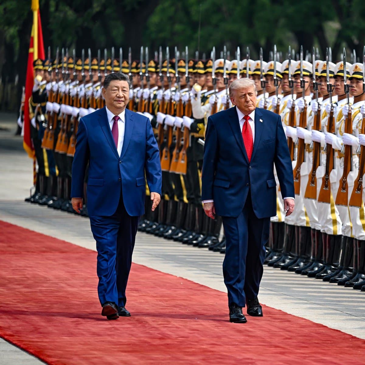 China amenaza con "represalias contundentes" contra EE.UU. tras incluir a Alibaba, Baidu y BYD en su lista negra militar
