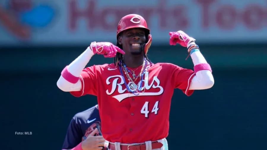 El dominicano Elly de la Cruz será activado este martes al conjunto de los Rojos de Cincinnati informó el dirigente Terry Francona