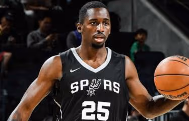 David Jones García seguirá en la NBA luego de firmar un contrato de dos vía con el conjunto de San Antonio Spurts