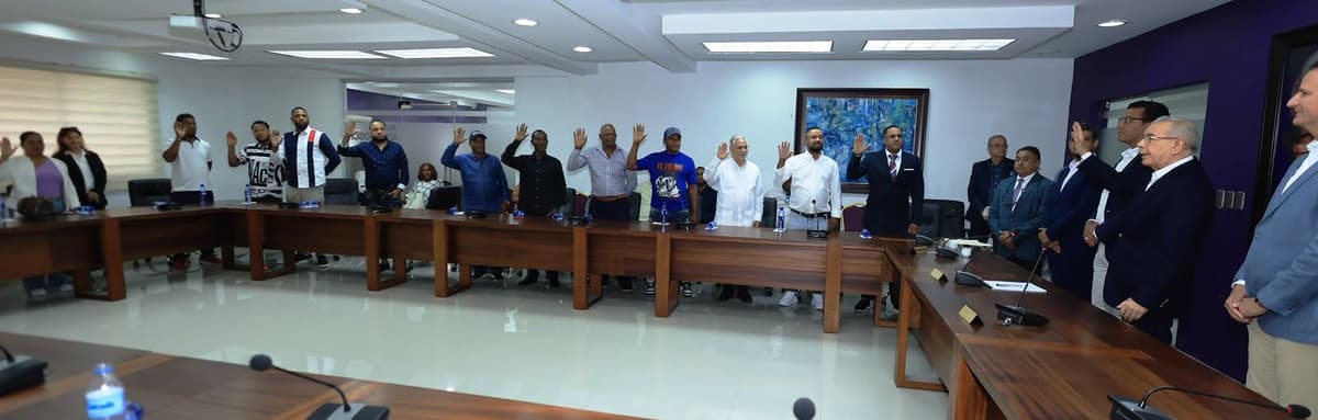 Danilo Medina juramento nuevos miembros del PLD que proceden de otras organizaciones