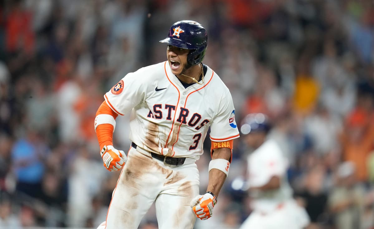 Jeremy Peña sigue caliente luego de conectar tres indiscutibles en la victoria de los Astros de Houston ante los Marlins de Miami