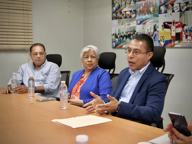 La Federación Dominicana de Taekwondo firmó un importante acuerdo con la Amateur Athletic Union de los Estados Unidos