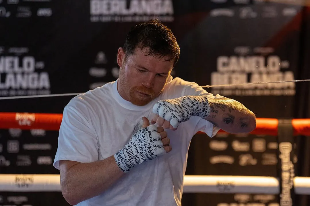 El Combate entre Saul Canelo Álvarez y Christian Mbilli por el título mundial de las 168 libras fue pospuesto para el mes de octubre