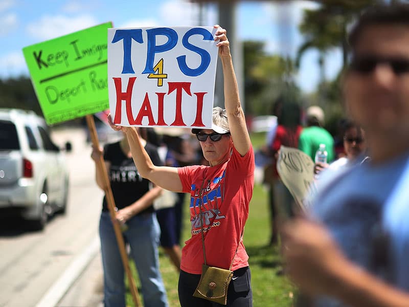 Tribunal extiende tres días la protección para los haitianos en EE.UU. que Trump pide revocar