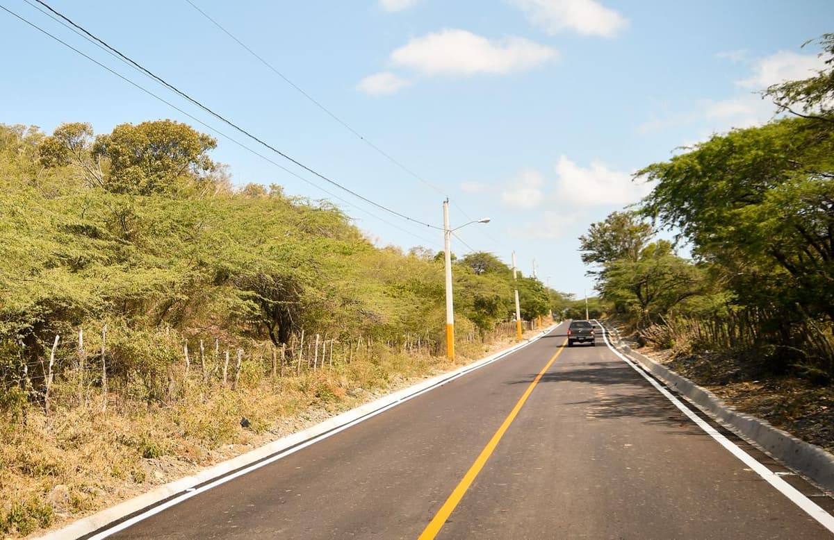 Tras 60 años de espera, presidente Abinader inaugura la carretera Hatillo Palma–Derramadero–Agua de Luis que beneficia a más de 32 mil personas en Montecristi