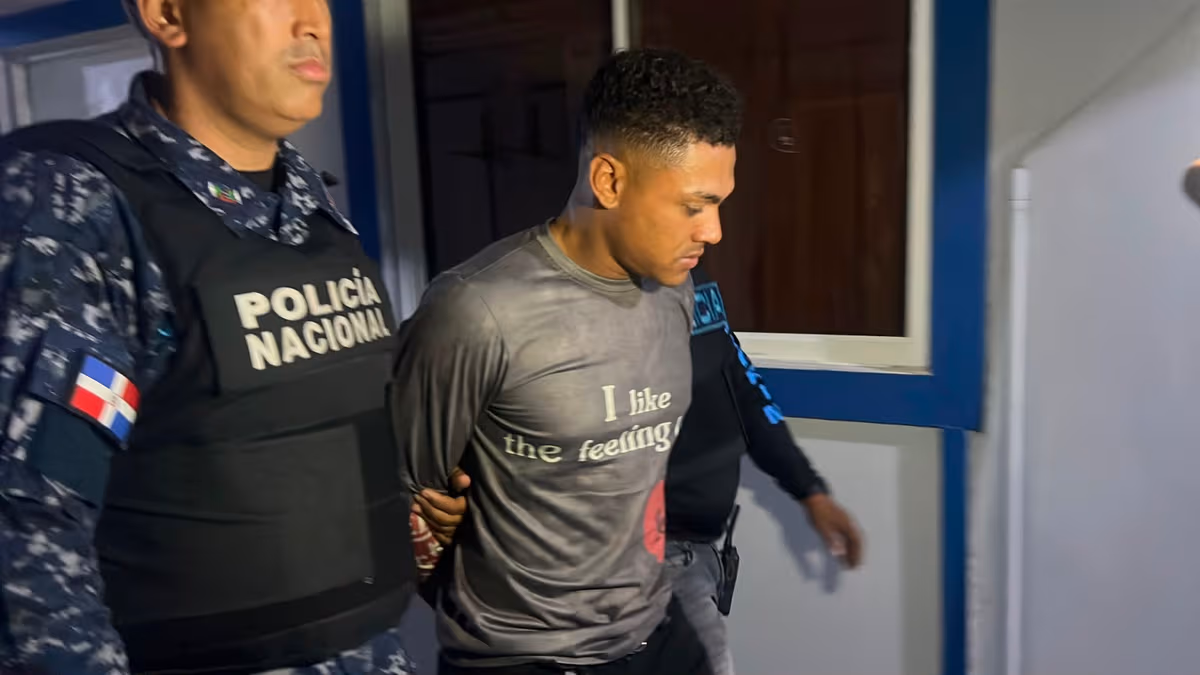 Se entrega presunto autor de la muerte de adolescente en Santiago