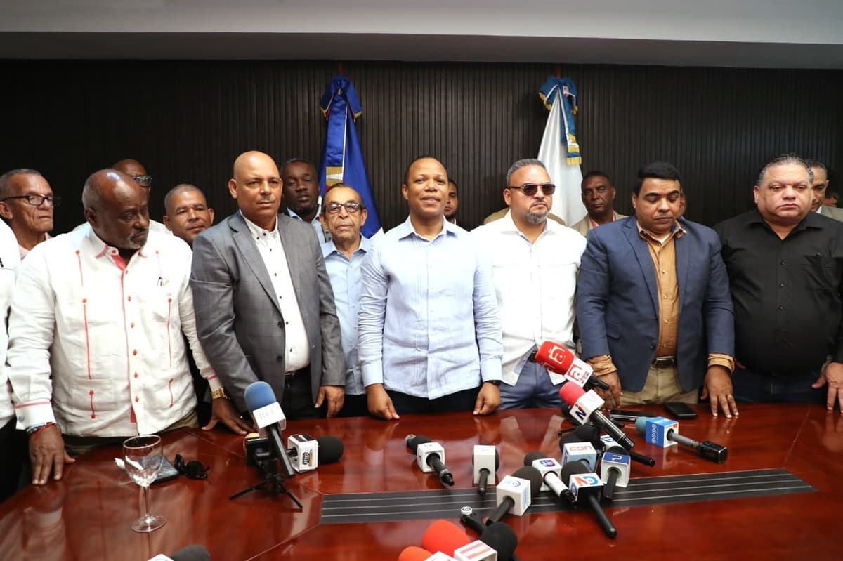 Transportistas respaldan al INTRANT y ratifican que no habrá aumento del pasaje