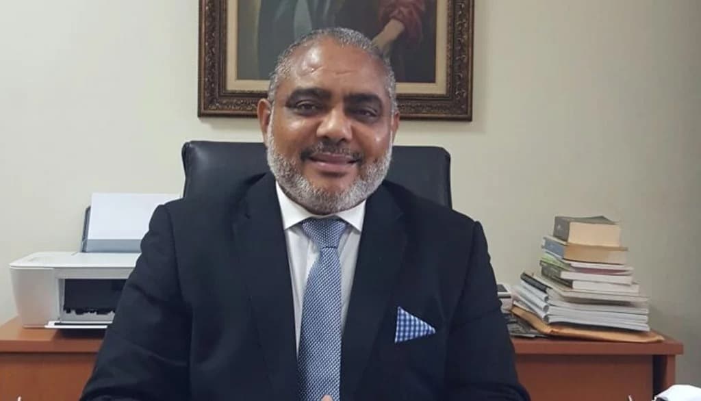 Teodoro Tejada pide reformar la Ley 83-24 para destrabar cientos de obras públicas paralizadas