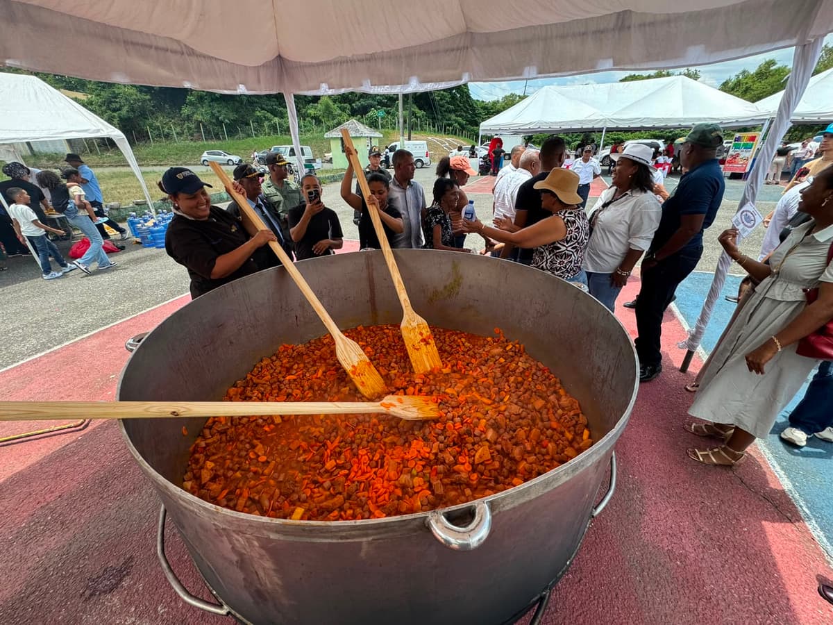 Fue celebrado “El Gran Caldero de Pedro Brand” para promover la gastronomía local y el emprendimiento