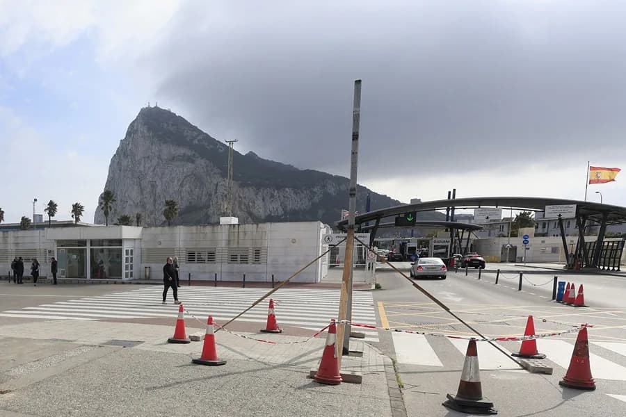 El Reino Unido dice que el acuerdo con la UE da certidumbre al pueblo de Gibraltar