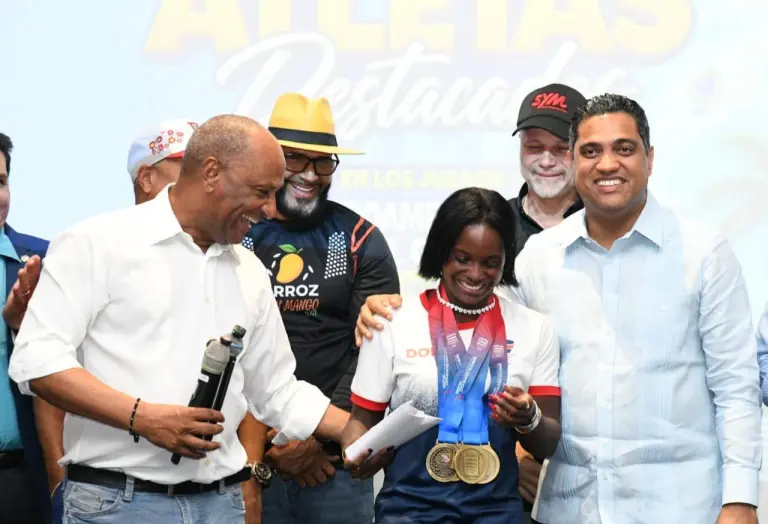 El gobierno entregó un apartamento nuevo y amueblado a la atleta Liranyi Alonso ganadora de cuatro medallas de oro en los Juegos Centroamericanos y del Caribe 2026