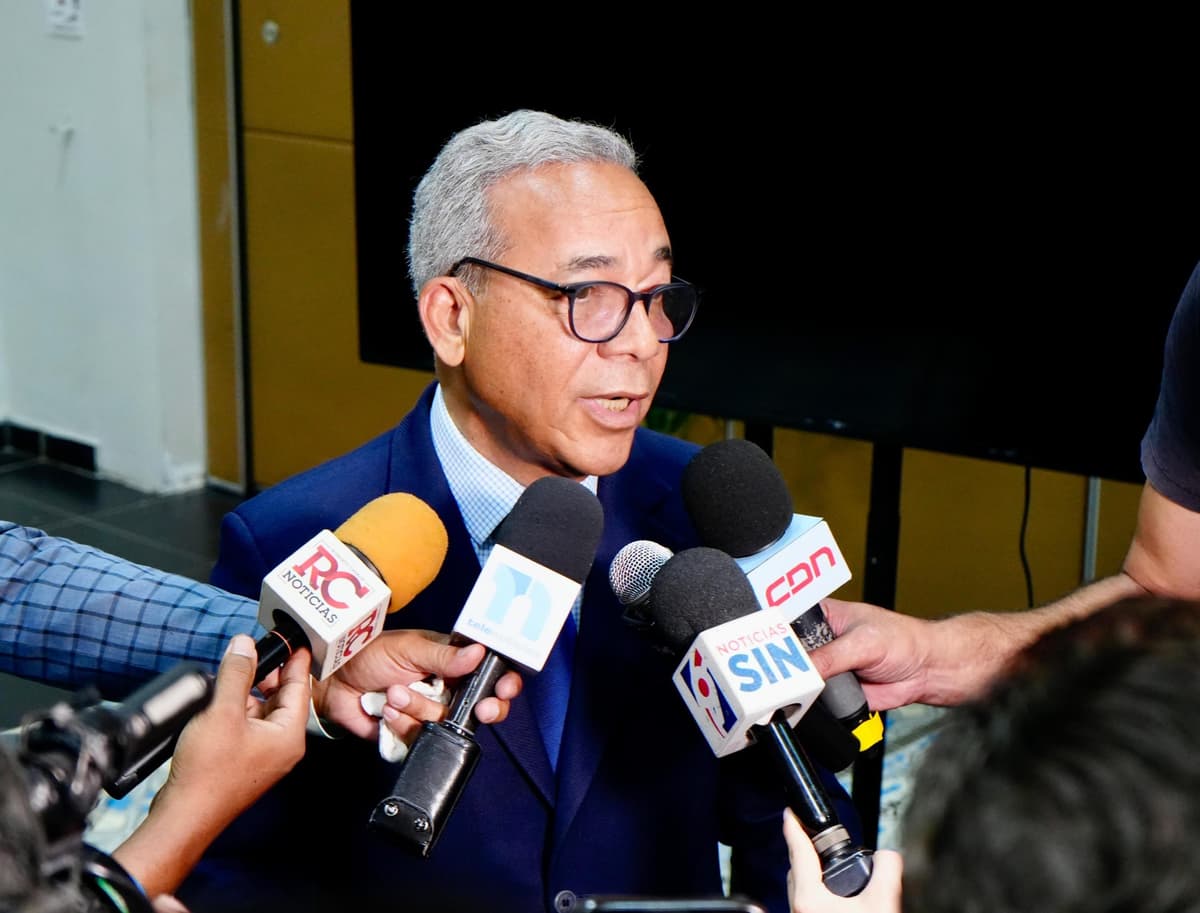 Rubén Bichara: Gobierno paga consecuencias de años de inacción en el sector eléctrico