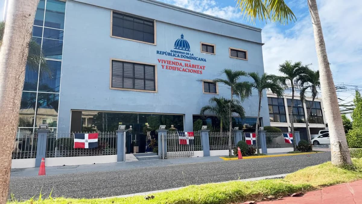 MIVHED salda deuda desde 2015 y fortalece presencia de RD en organismo regional de vivienda