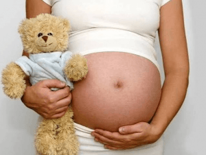 El embarazo adolescente y un país que mira para otro lado