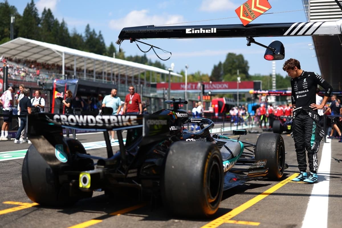 Russell revela un problema en su Mercedes que le cuesta hasta 6 décimas en las rectas