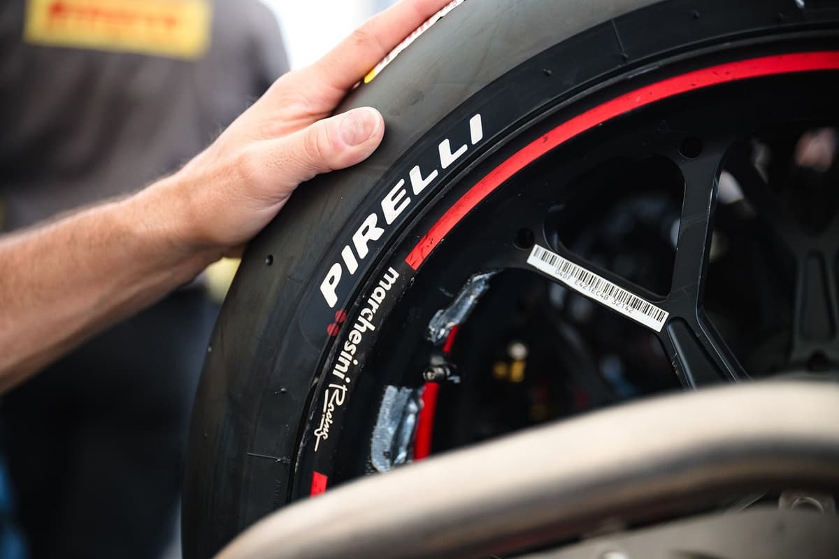 ¿Cuánto cuesta un neumático de MotoGP y quién los paga?