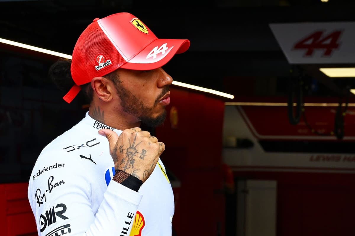 Hamilton: "Perdimos 2 décimas de tras reparar el coche por el accidente en los libres"
