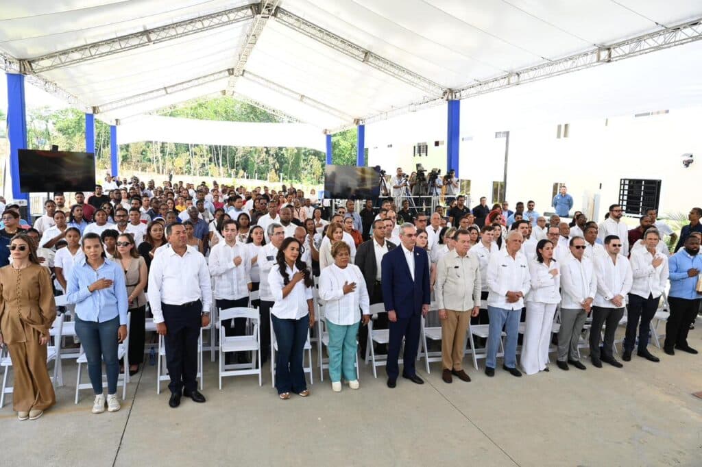Banreservas financia 700 viviendas del residencial San José entregadas por Abinader