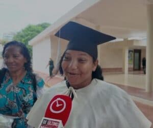 ¡Lo lograron! Graduandos UASD celebran con alegría una meta cumplida