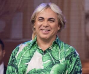 A sus 51 años, el cantante Cristian Castro se gradúa con honores de bachillerato