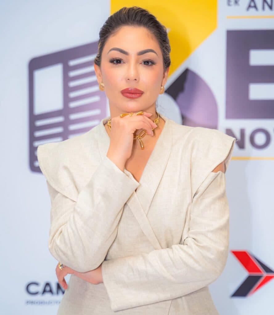 Iluminada Muñoz: la periodista y locutora que gobierna las tardes en la radio dominicana