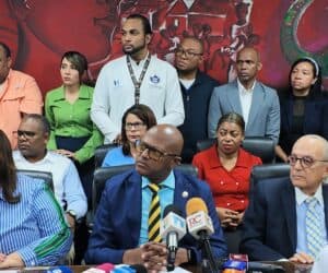Colegio Médico Dominicano exige respeto a acuerdos laborales y plantea plan urgente de seguridad hospitalaria