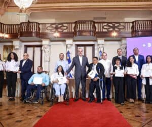Abinader transforma la educación digital a través del ITLA entregando más de 36 mil becas tecnológicas