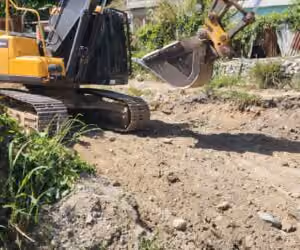 Residentes de Pedro Brand denuncian cúmulo de basura en la calle Doctor Velásquez