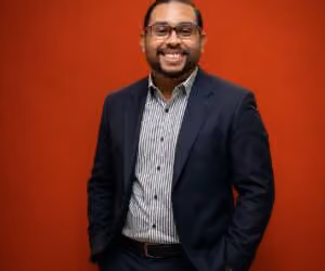 Juan Manuel Tejeda, 25 años construyendo historias para grandes escenarios