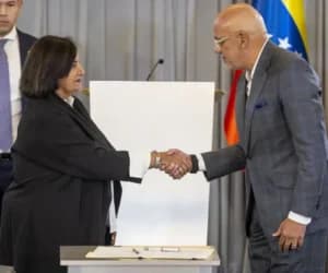 Delcy Rodríguez celebra el “primer paso” en el diálogo entre el chavismo y la oposición