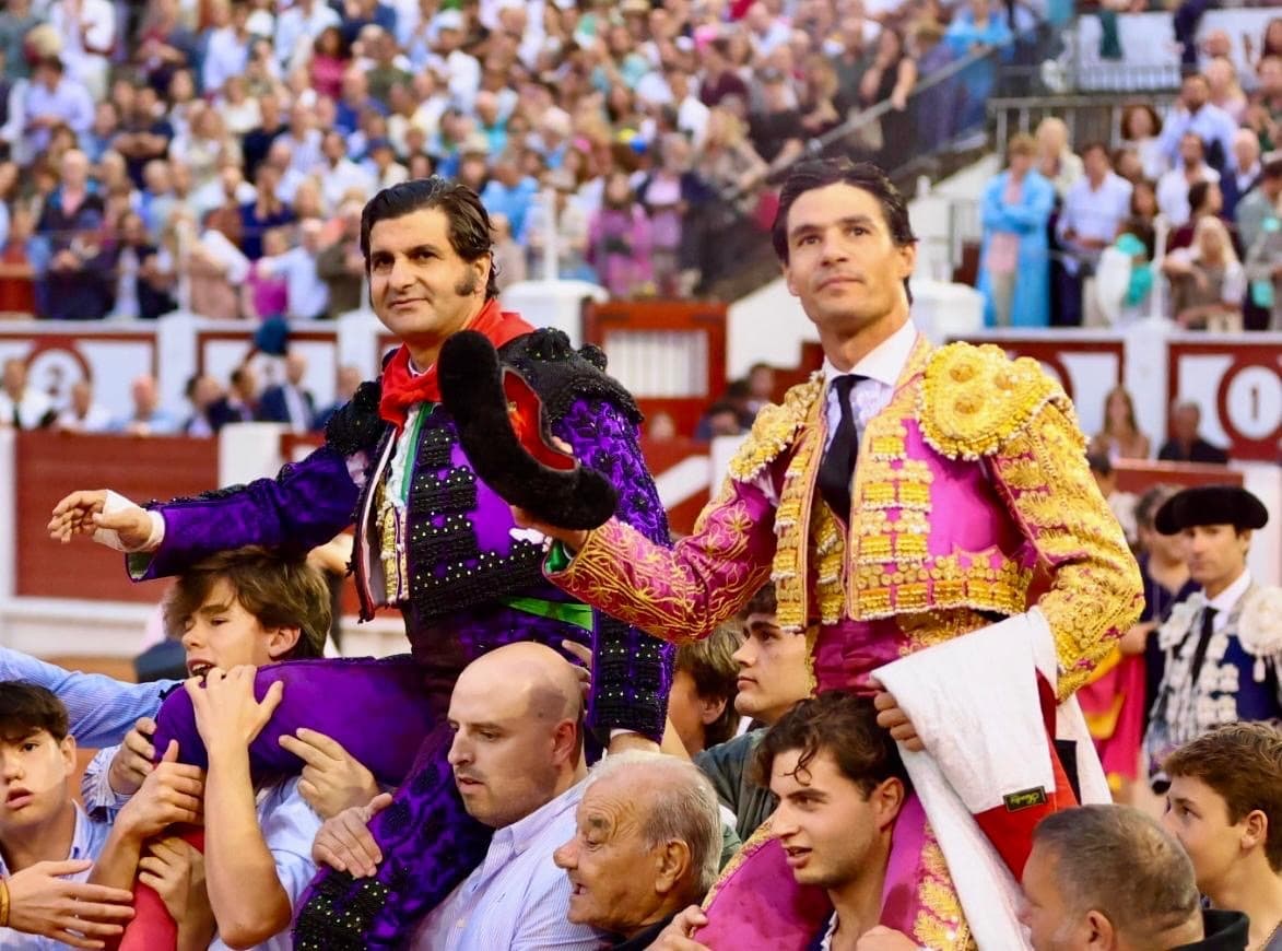 El portento de Morante y la maravilla de Aguado enamoran a Gijón