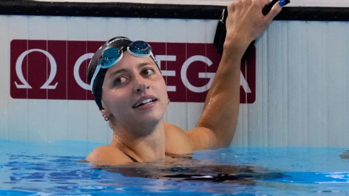 Kate Douglass bate el récord del mundo de los 50 libre
