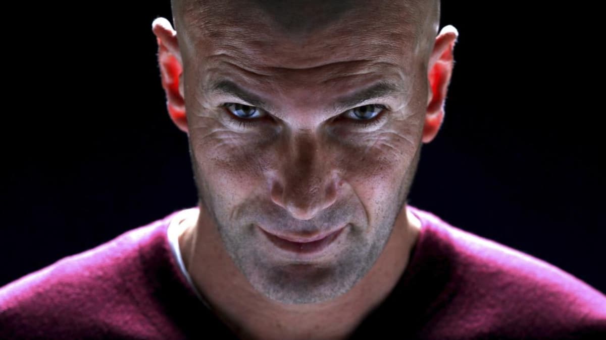 El contrato de Zidane con Francia obliga a cambiar la legislación francesa