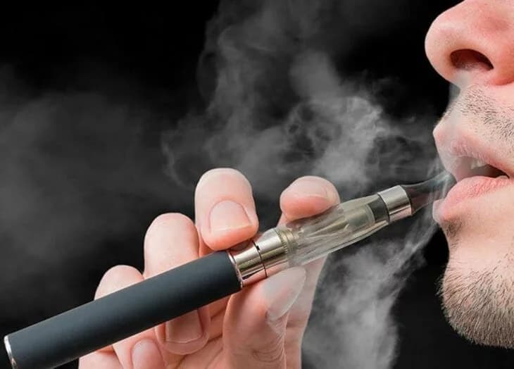 Sociedad de Neumología aplaude impuestos a cigarrillos electrónicos, pero aspira a política integral