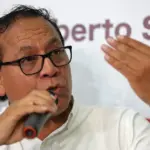 Keiko deja Perú en medio del conteo electoral