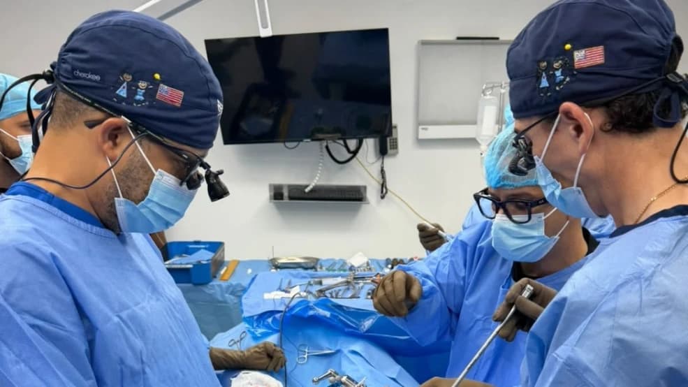 Se realiza en RD la primera cirugía de columna con avanzada plataforma tridimensional