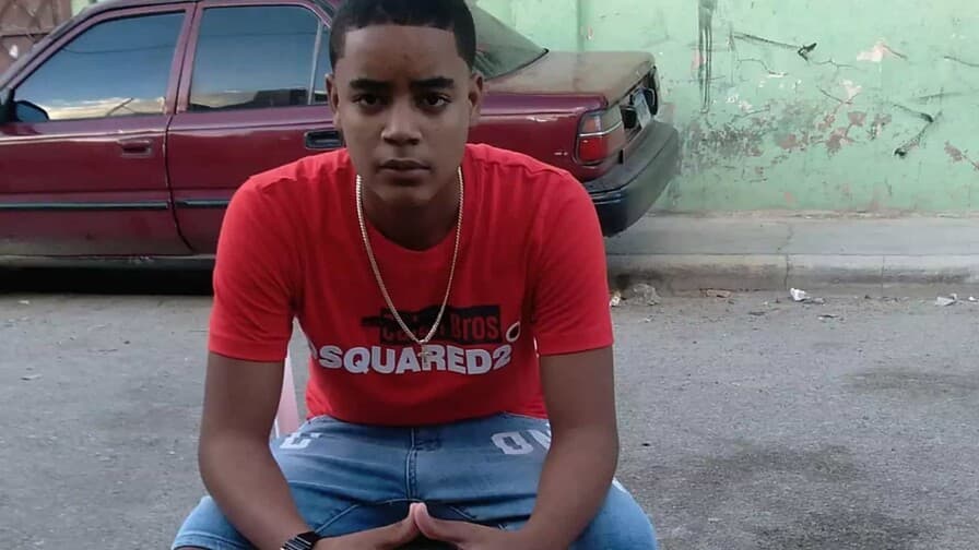 "Cuando vi a mi nieto así me volví loca": claman justicia por joven ultimado durante protesta en Brisas del Este
