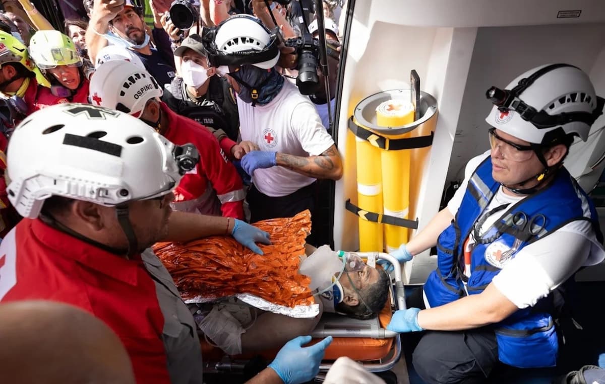 En Venezuela siguen búsqueda de posibles sobrevivientes
