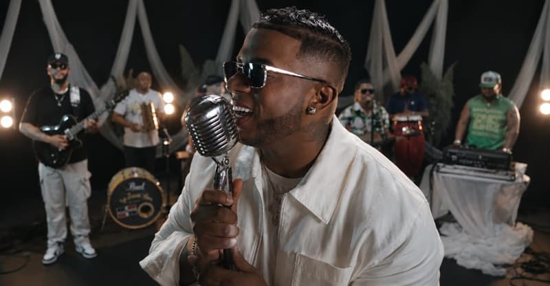 Crazy Design debuta con orquesta de bachata y presenta sencillo "Quiéreme"